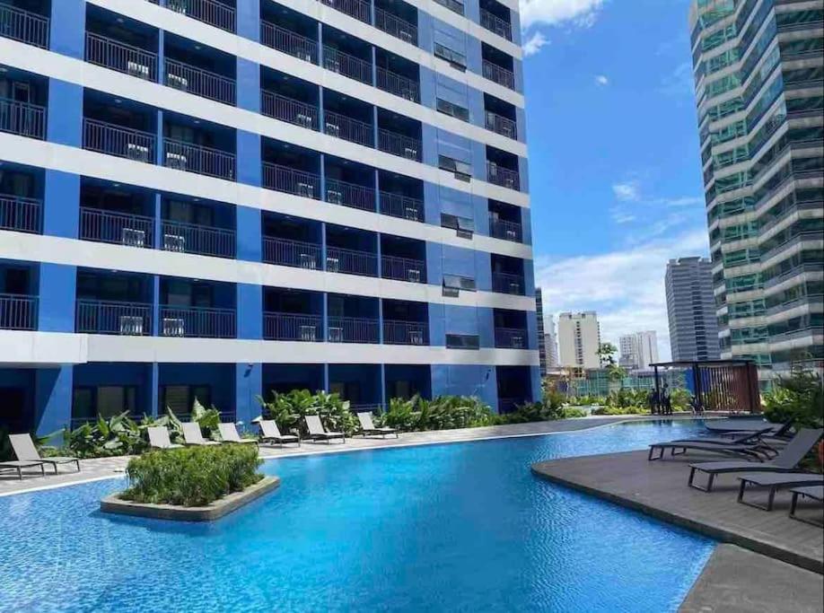 Apartment In Air Residences, Makati With Wifi, Netflix, Pool, Mall And More マニラ市 エクステリア 写真