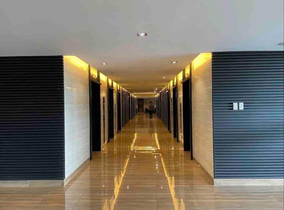 Apartment In Air Residences, Makati With Wifi, Netflix, Pool, Mall And More マニラ市 エクステリア 写真