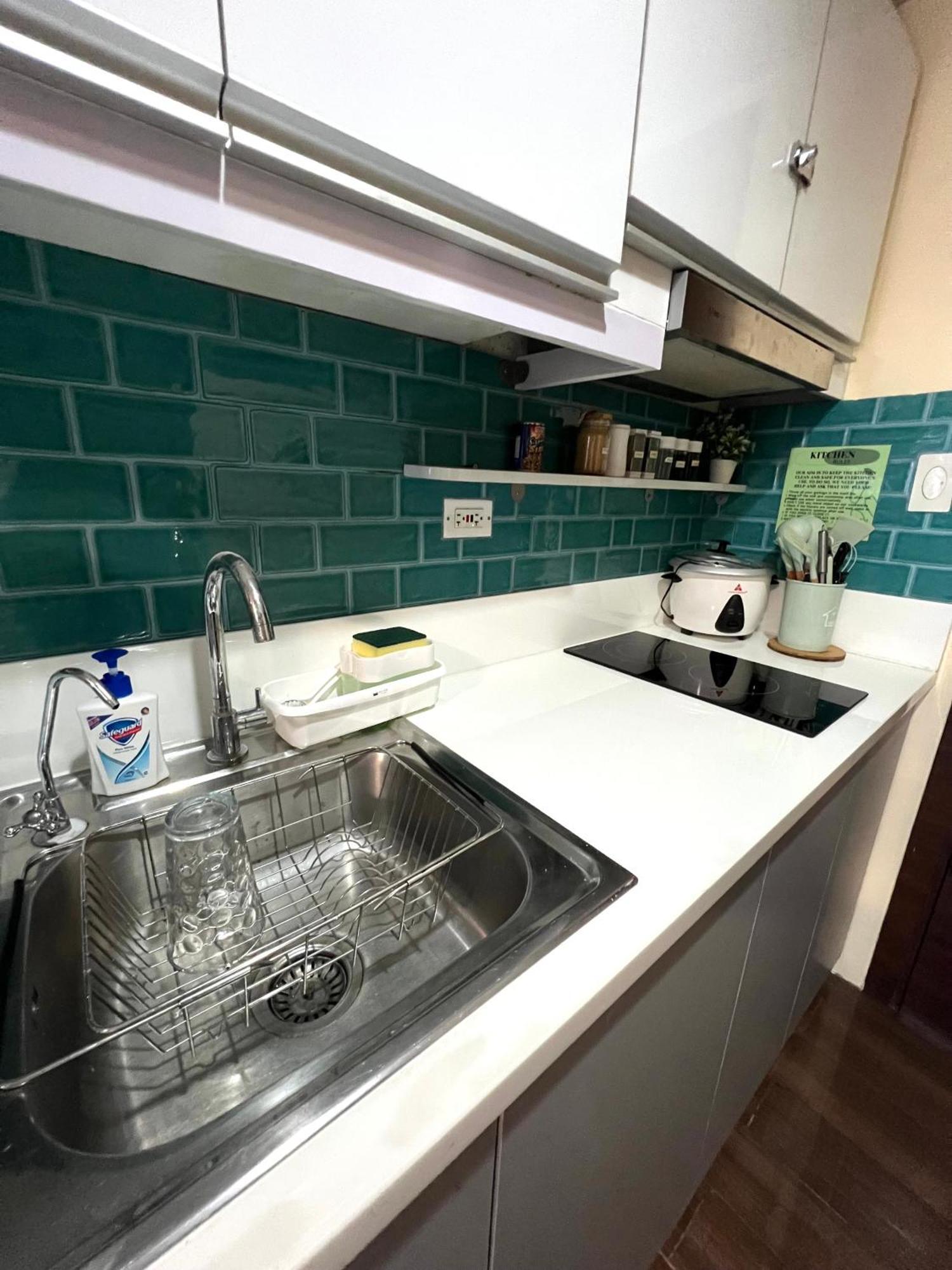 Apartment In Air Residences, Makati With Wifi, Netflix, Pool, Mall And More マニラ市 エクステリア 写真