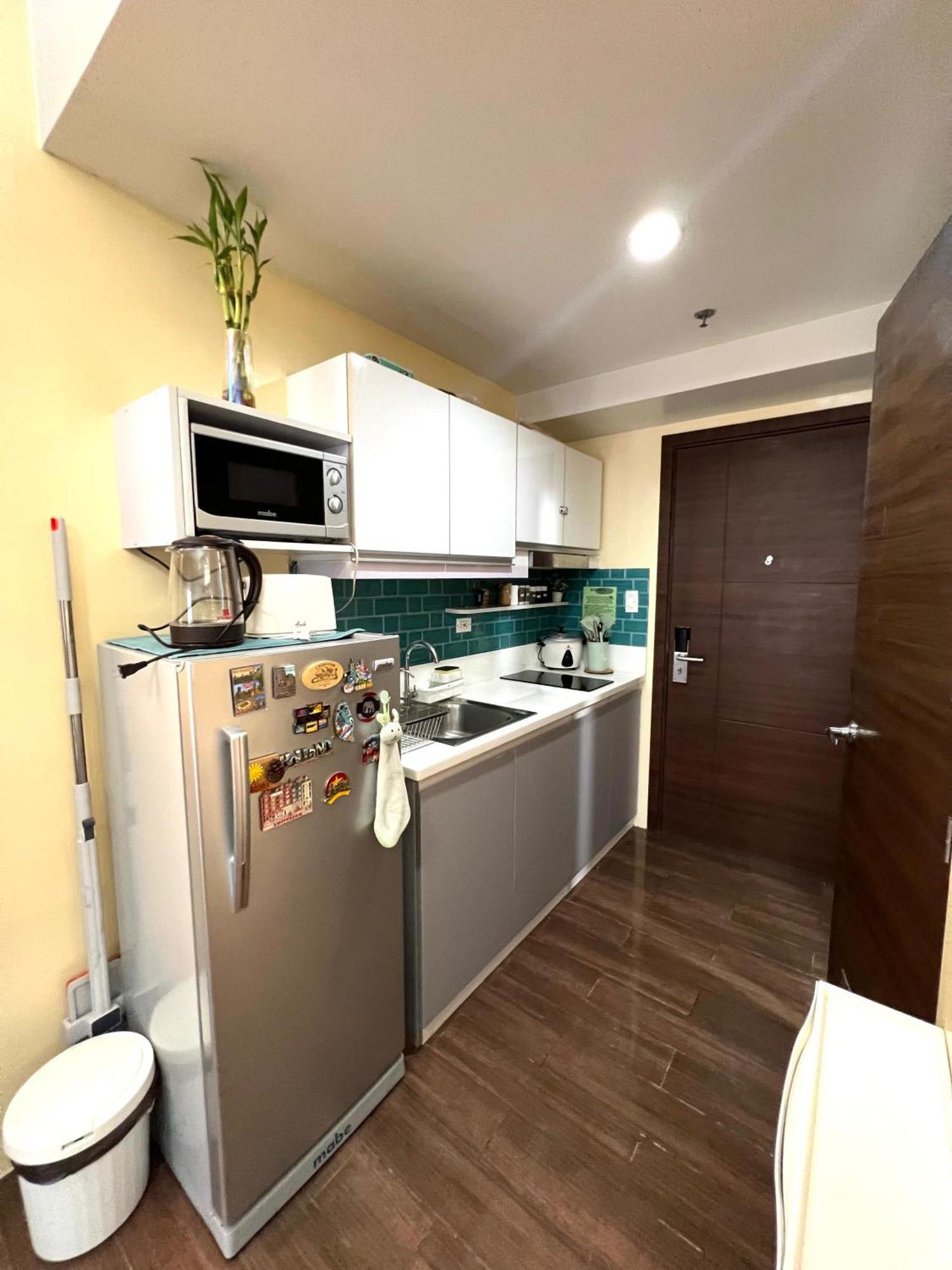 Apartment In Air Residences, Makati With Wifi, Netflix, Pool, Mall And More マニラ市 エクステリア 写真