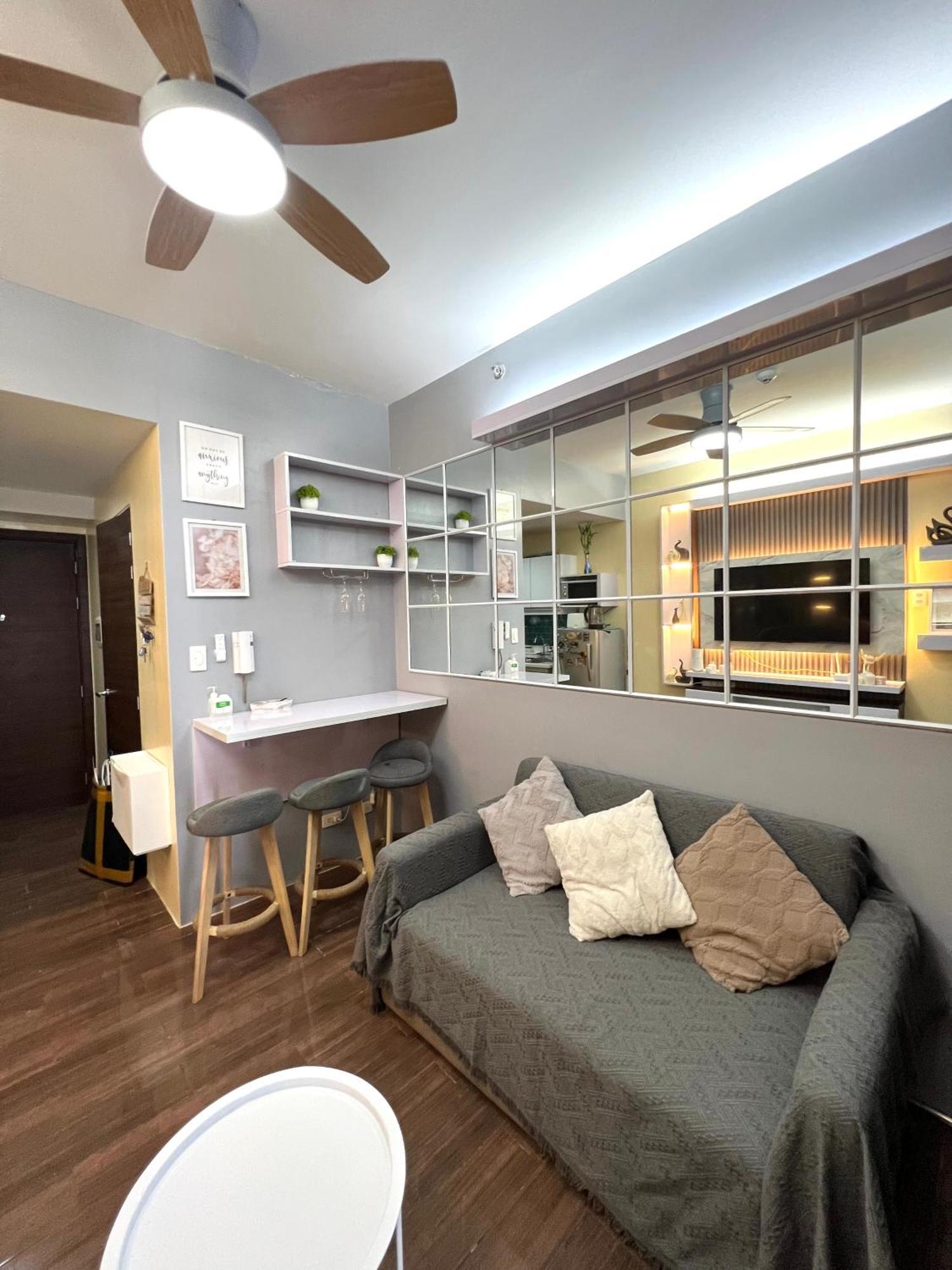 Apartment In Air Residences, Makati With Wifi, Netflix, Pool, Mall And More マニラ市 エクステリア 写真